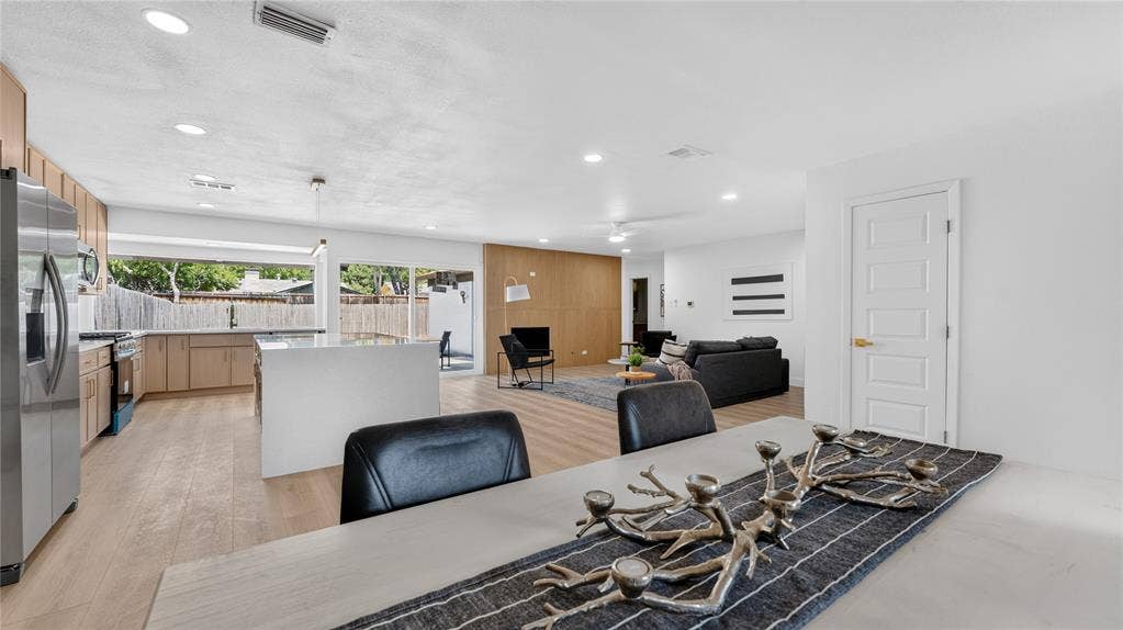 3757 Blue Trace Lane, Farmers Branch, TX 75244 3757 Blue Trace Lane, Farmers Branch, TX 75244