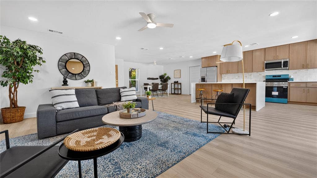 3757 Blue Trace Lane, Farmers Branch, TX 75244 3757 Blue Trace Lane, Farmers Branch, TX 75244