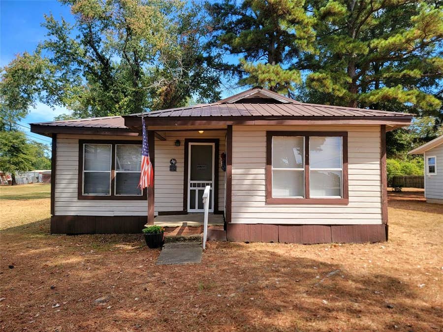 Property photo for 135 U.S. Highway 82-Business, Avery, TX