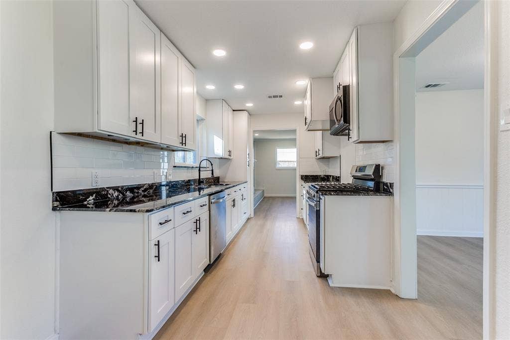 1424 Stagecoach Drive, Richardson, TX 75080 1424 Stagecoach Drive, Richardson, TX 75080
