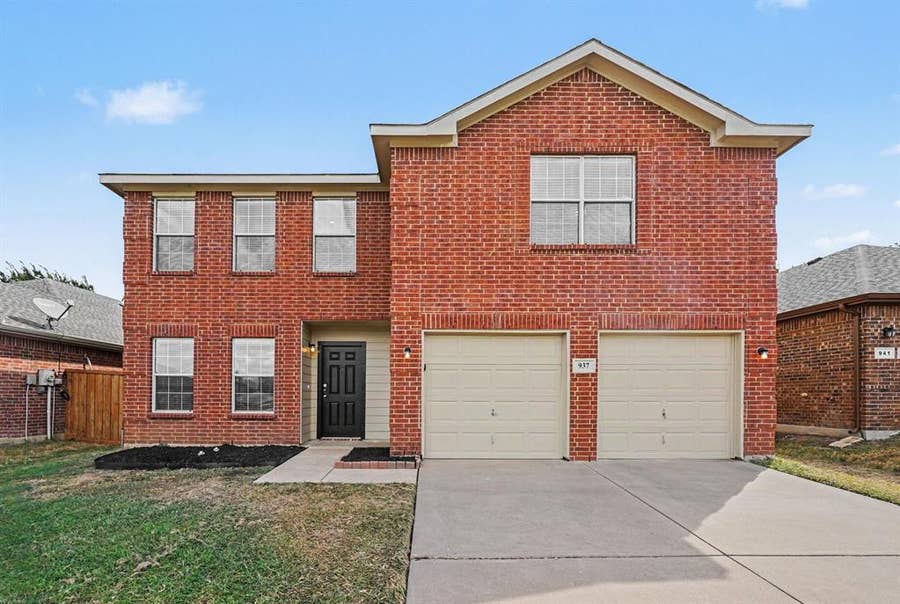 Property photo for 937 Iona Drive, Fort Worth, TX