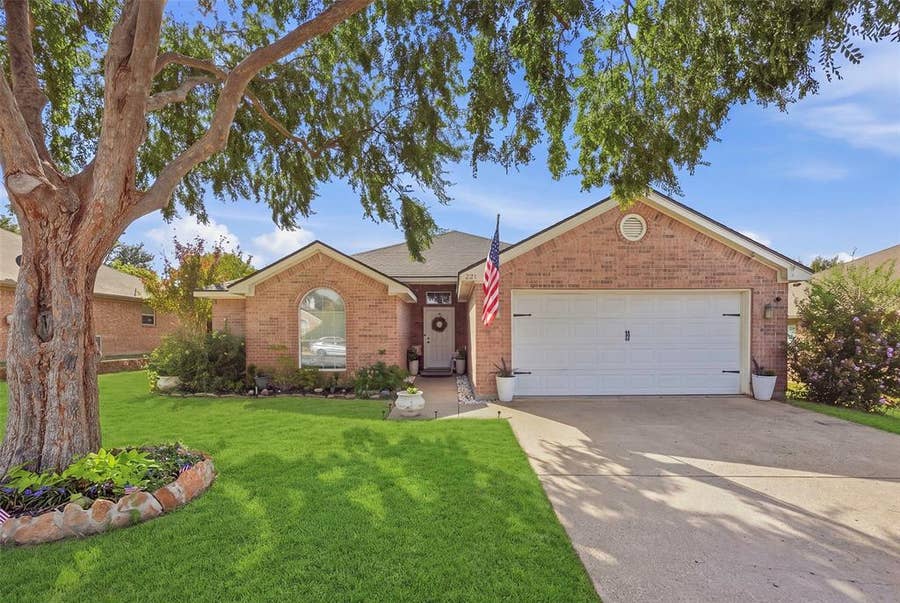 Property photo for 221 Whitestone Way, Weatherford, TX