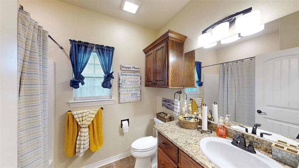 853 County Road 37, Tyler, TX 75706 853 County Road 37, Tyler, TX 75706