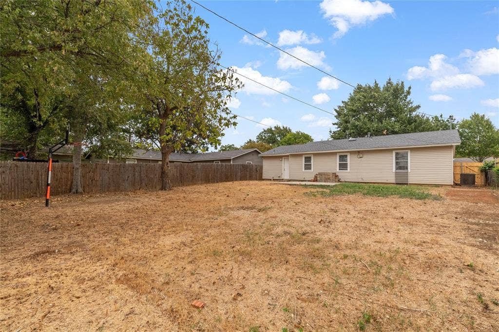 517 Aransas Drive, Euless, TX 76039 517 Aransas Drive, Euless, TX 76039