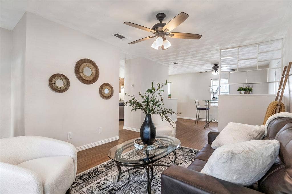 517 Aransas Drive, Euless, TX 76039 517 Aransas Drive, Euless, TX 76039