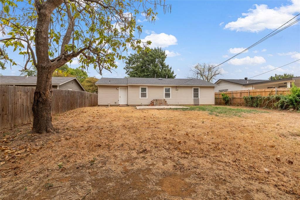 517 Aransas Drive, Euless, TX 76039 517 Aransas Drive, Euless, TX 76039