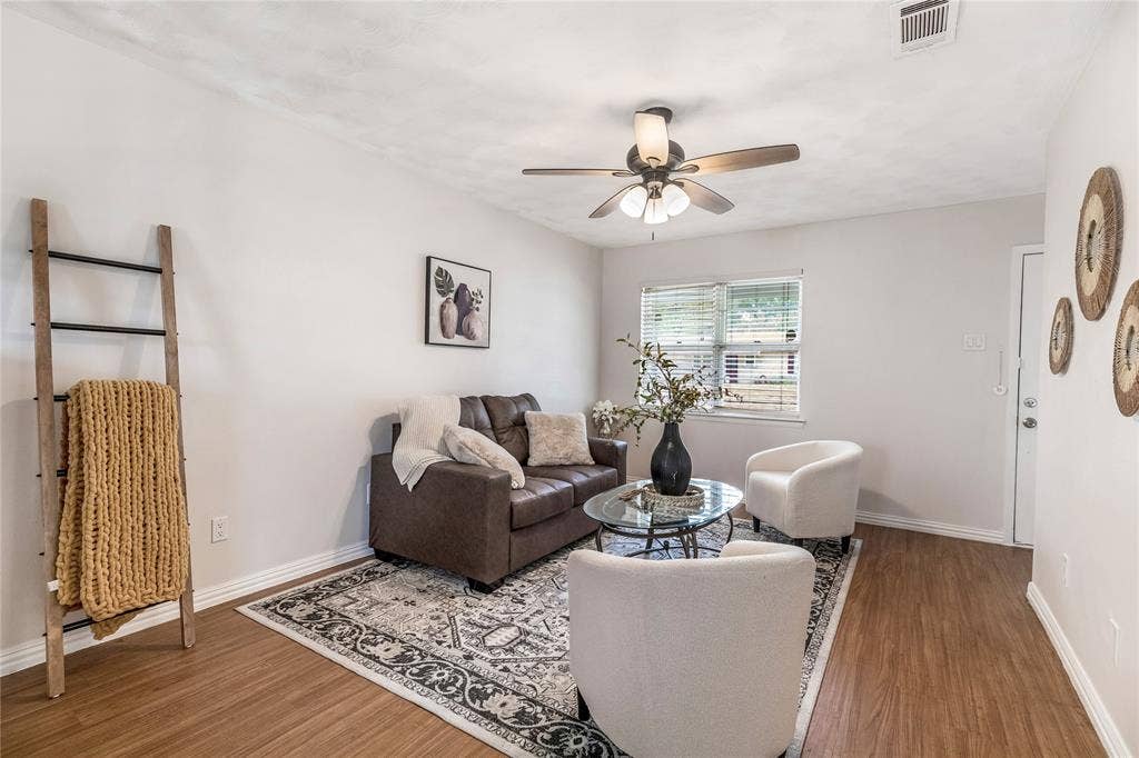 517 Aransas Drive, Euless, TX 76039 517 Aransas Drive, Euless, TX 76039