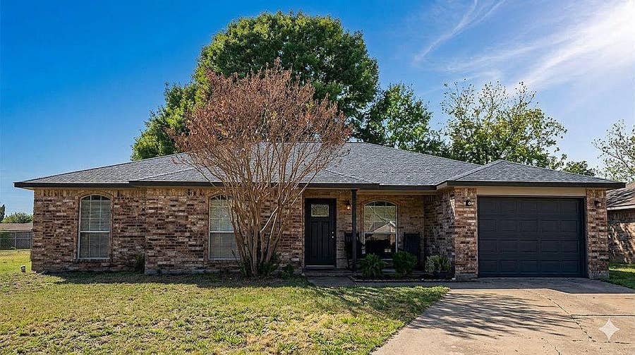 Property photo for 208 Tejas Drive, Glenn Heights, TX