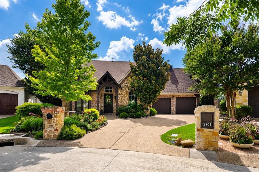 Property photo for 2929 Park Arbor Court, Fort Worth, TX