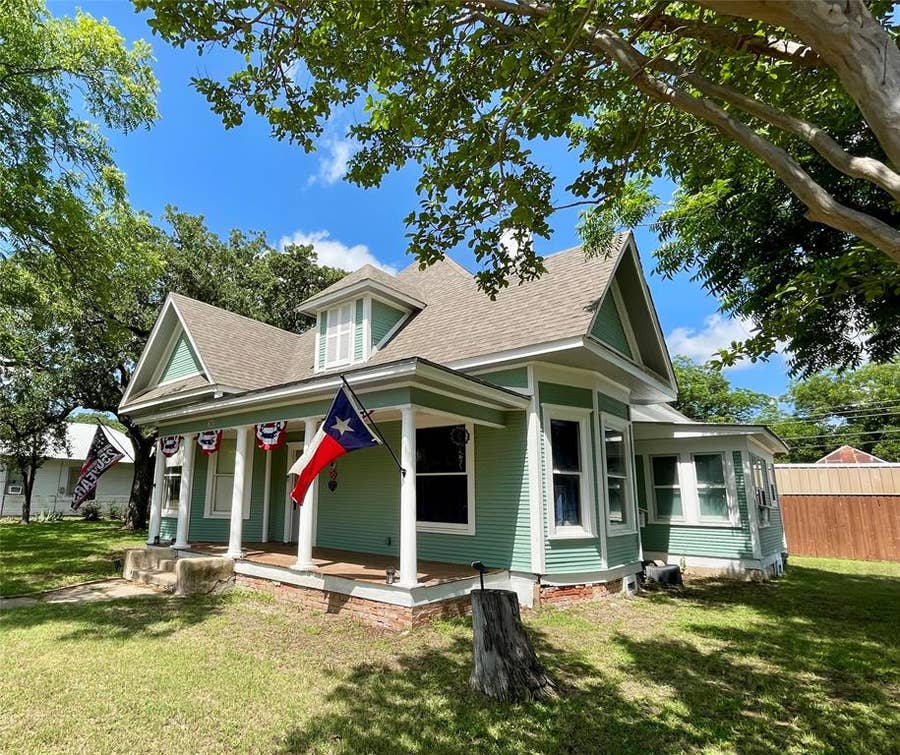 Property photo for 200 N Avenue C, Cross Plains, TX