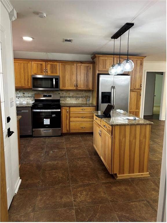 211 Francis Drive, Lindale, TX 75771 211 Francis Drive, Lindale, TX 75771