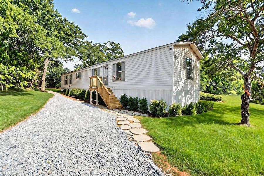 Property photo for 5907 Arkansas Trail, Granbury, TX