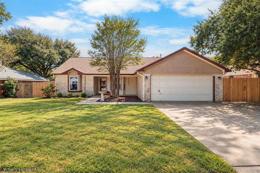 Property photo for 10712 Apache Drive, Waco, TX