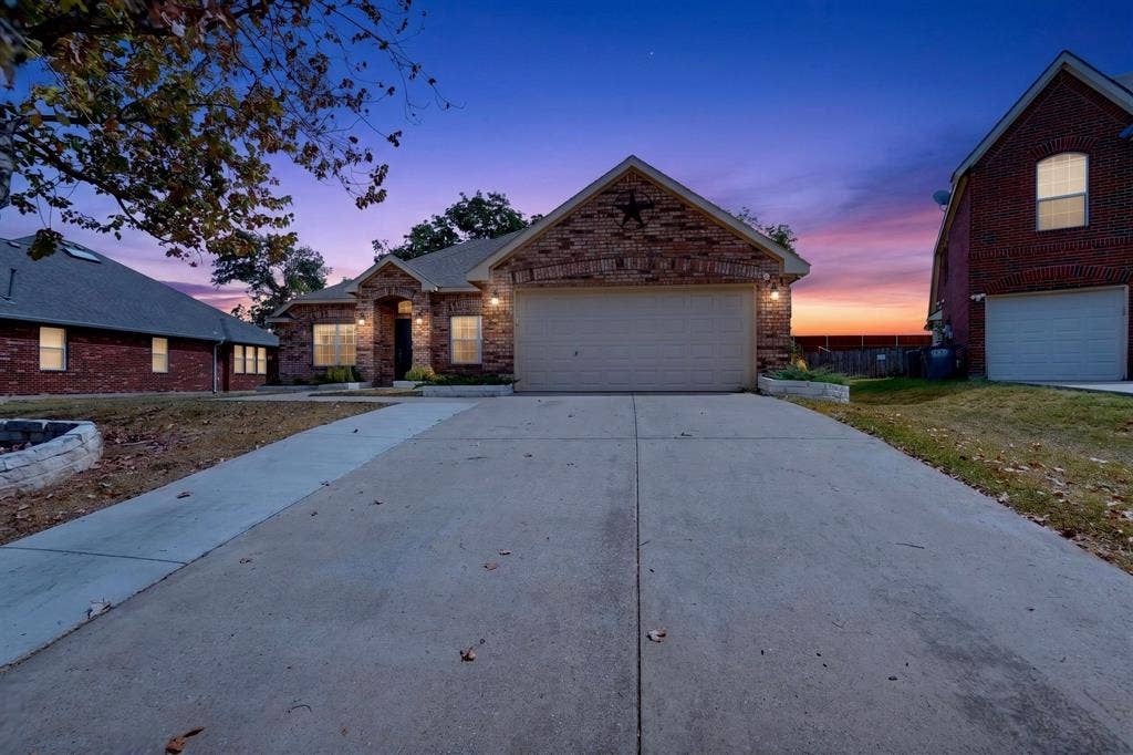 1214 Lake Trail Court, Wylie, TX 75098 Night view