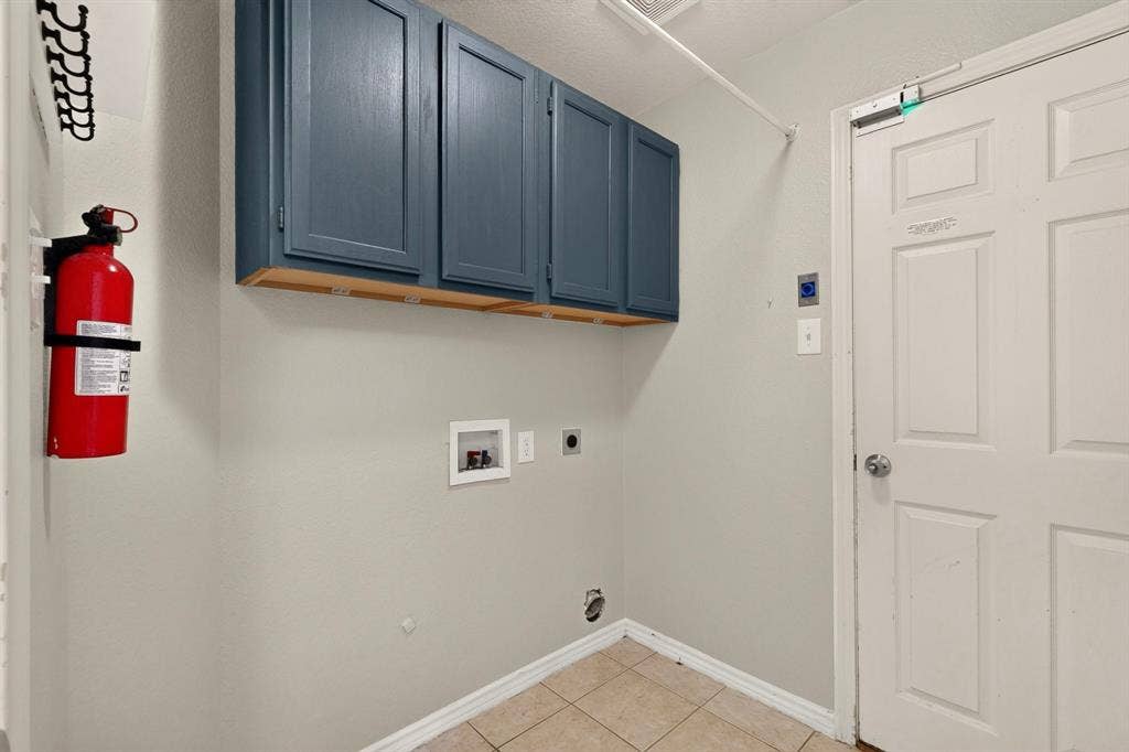 1214 Lake Trail Court, Wylie, TX 75098 Garage door entrance