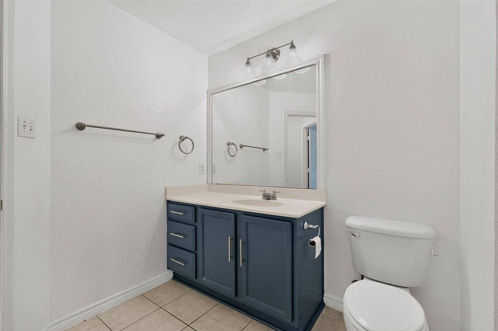 1214 Lake Trail Court, Wylie, TX 75098 Hallway bathroom