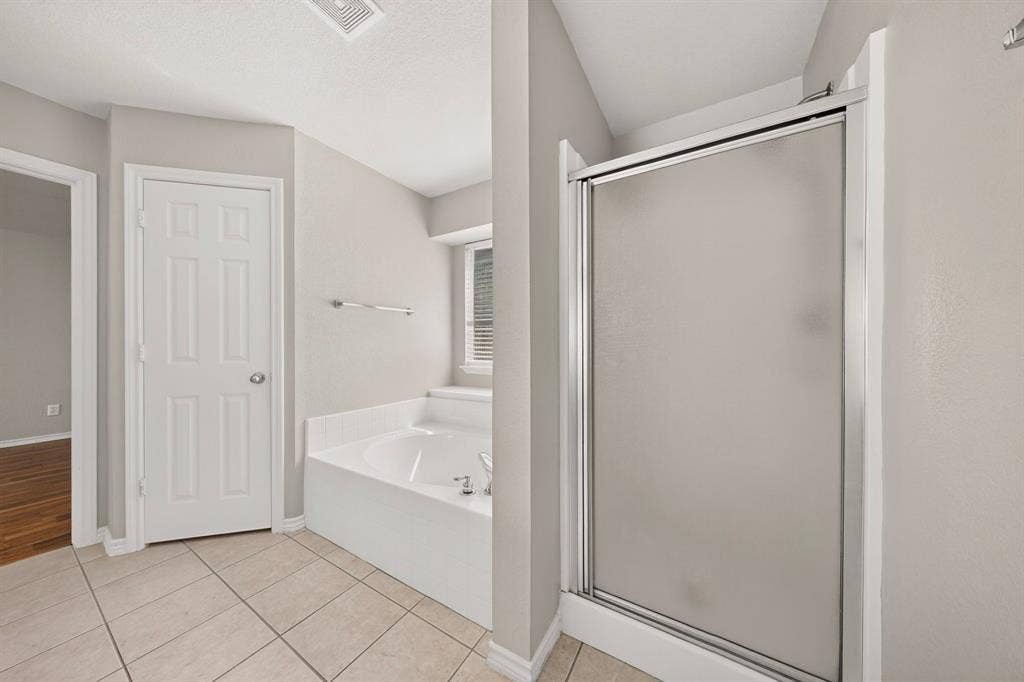 1214 Lake Trail Court, Wylie, TX 75098 Shower and tub side by side