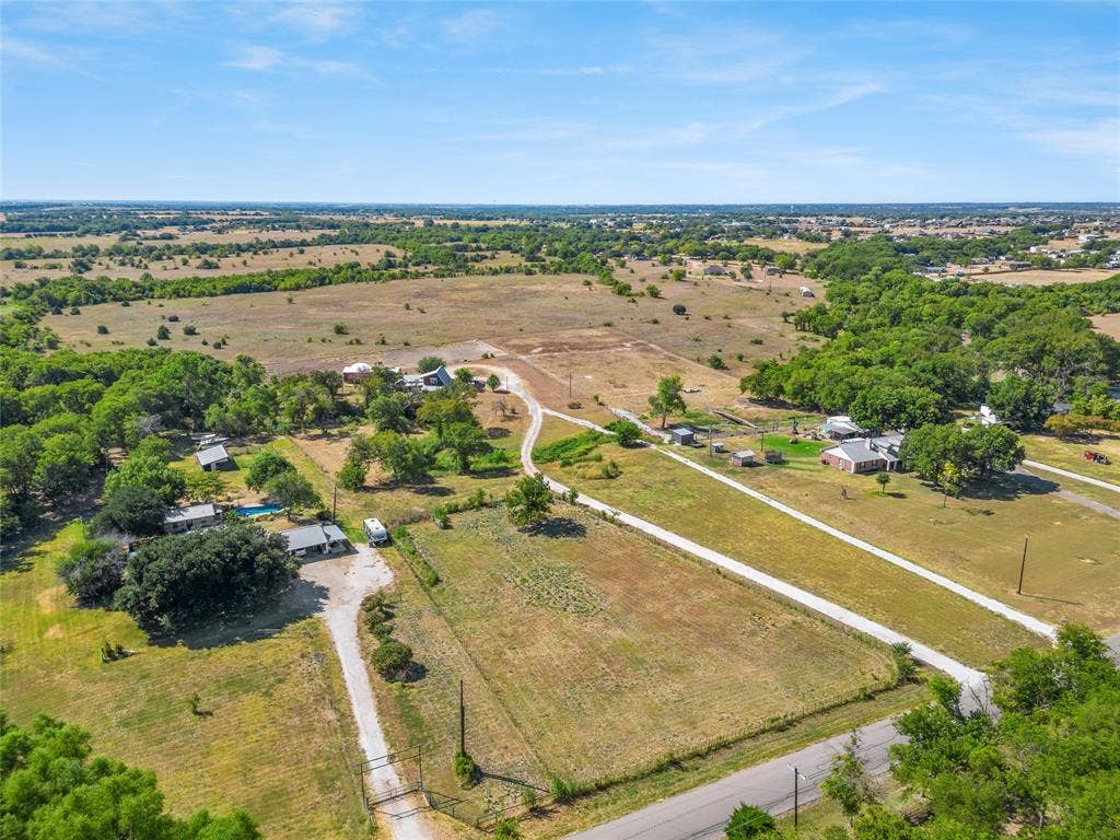 518 Warren Road, Lorena, TX 76655