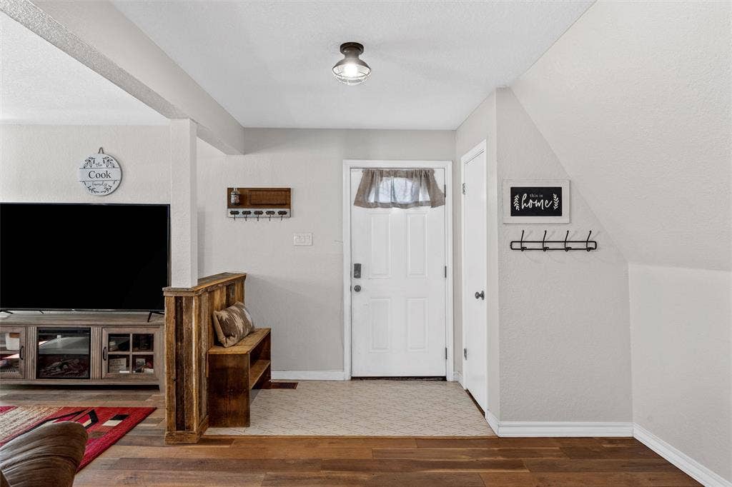 518 Warren Road, Lorena, TX 76655