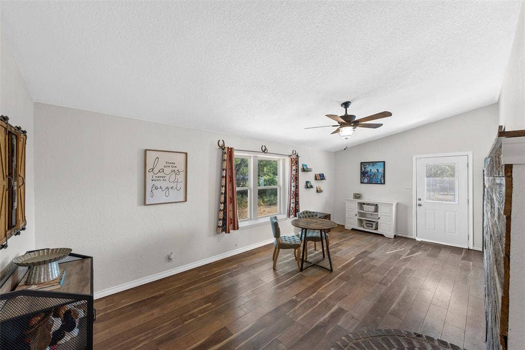 518 Warren Road, Lorena, TX 76655