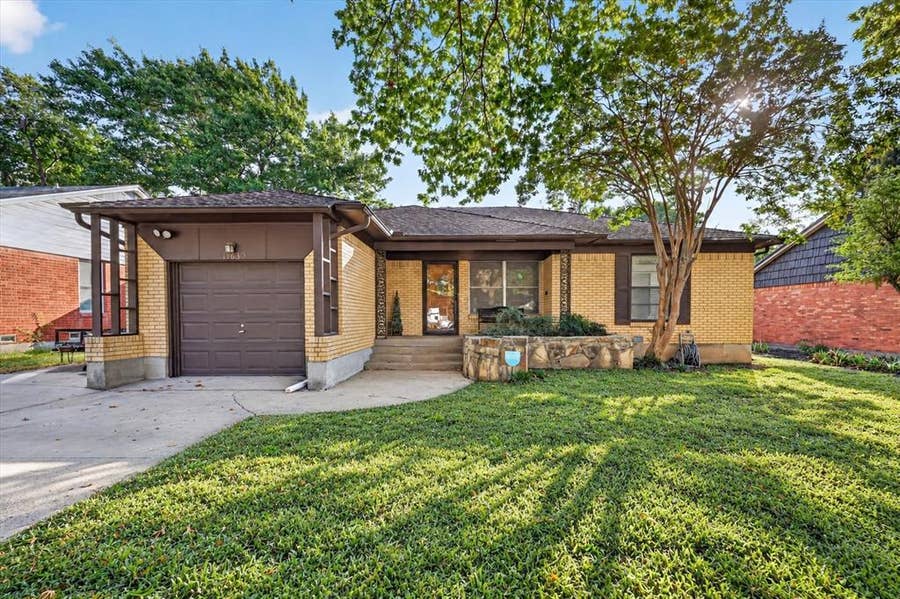 Property photo for 11630 Tuscany Way, Dallas, TX