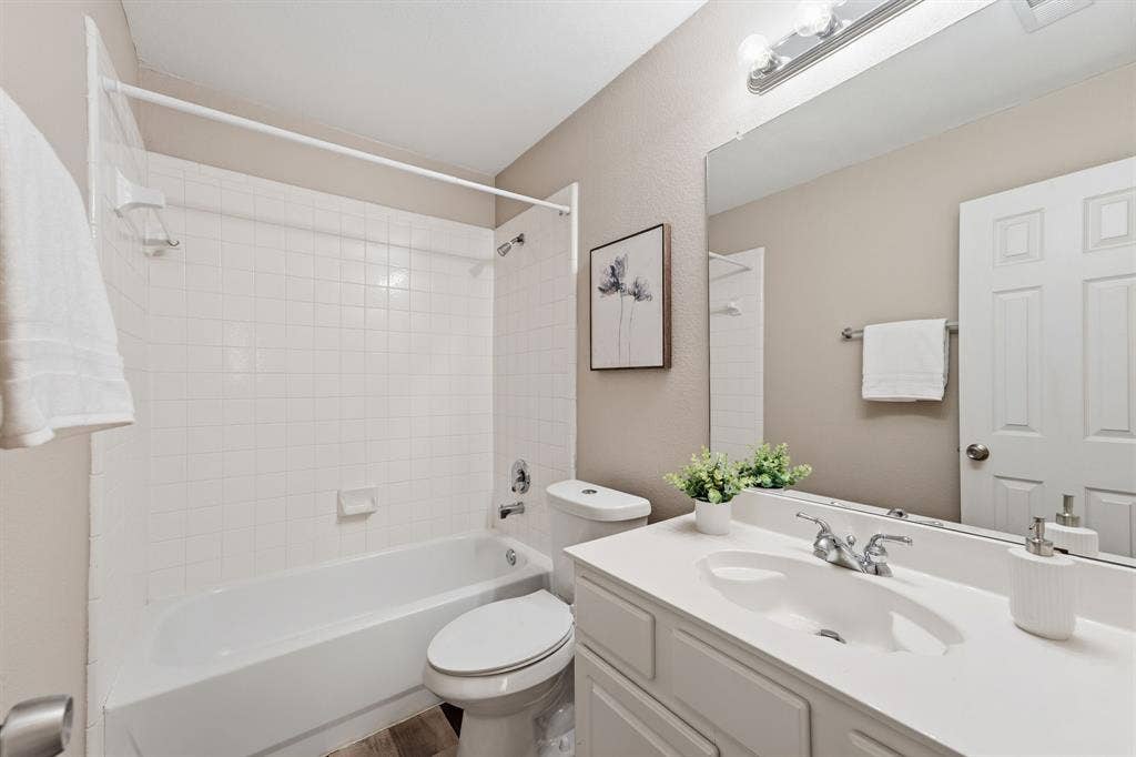 5425 Pebble Court, McKinney, TX 75072 5425 Pebble Court, McKinney, TX 75072