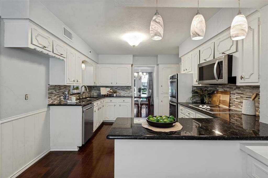 7625 Woodstone Lane, Dallas, TX 75248