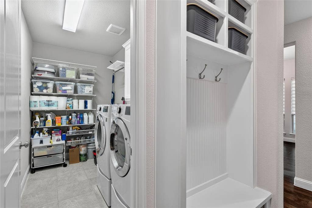 14027 Wheatfield Lane, Frisco, TX 75035 Laundry and mud room