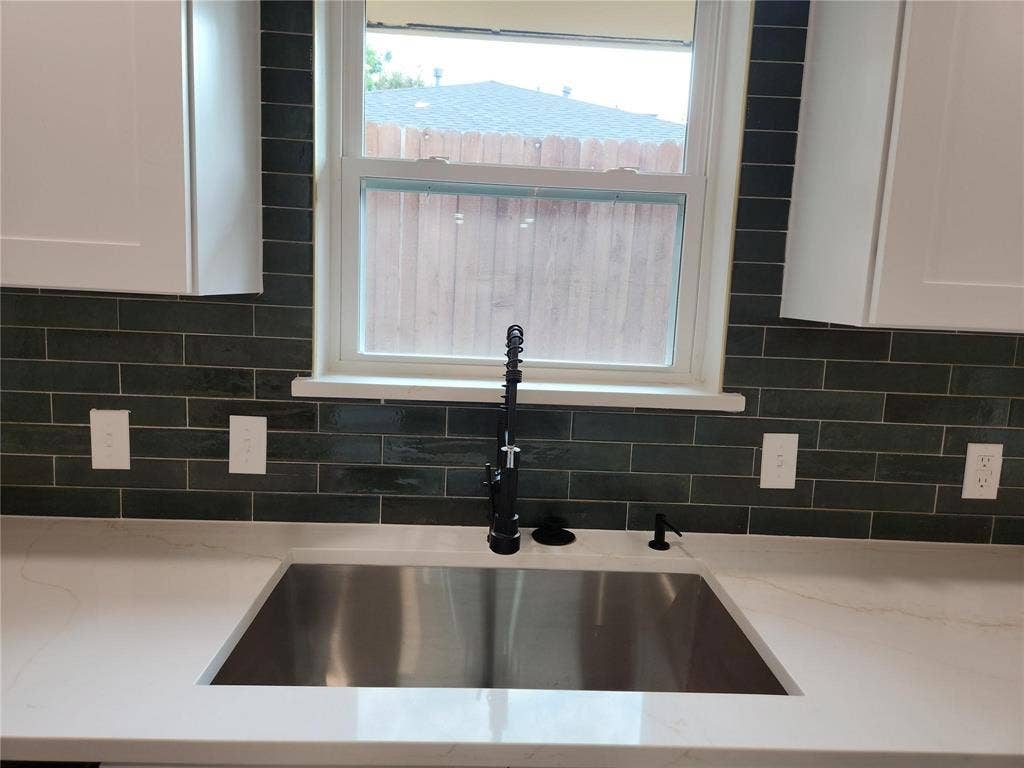 2705 Chadwick Drive, Plano, TX 75075 2705 Chadwick Drive, Plano, TX 75075