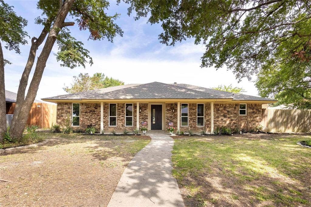 2705 Chadwick Drive, Plano, TX 75075 2705 Chadwick Drive, Plano, TX 75075