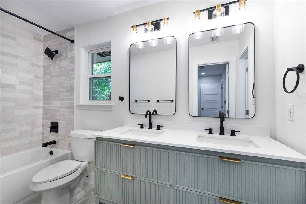 2705 Chadwick Drive, Plano, TX 75075 2705 Chadwick Drive, Plano, TX 75075