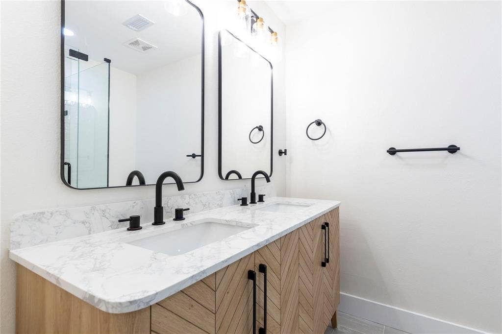 2705 Chadwick Drive, Plano, TX 75075 2705 Chadwick Drive, Plano, TX 75075