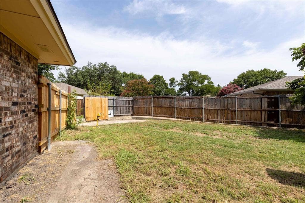 2705 Chadwick Drive, Plano, TX 75075 2705 Chadwick Drive, Plano, TX 75075