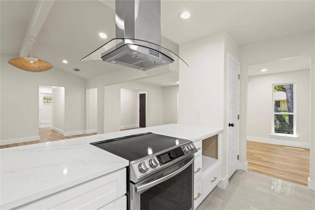 2705 Chadwick Drive, Plano, TX 75075 2705 Chadwick Drive, Plano, TX 75075