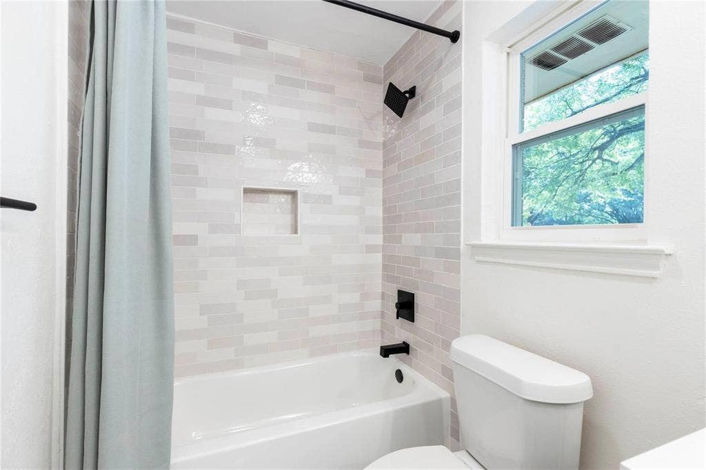 2705 Chadwick Drive, Plano, TX 75075 2705 Chadwick Drive, Plano, TX 75075