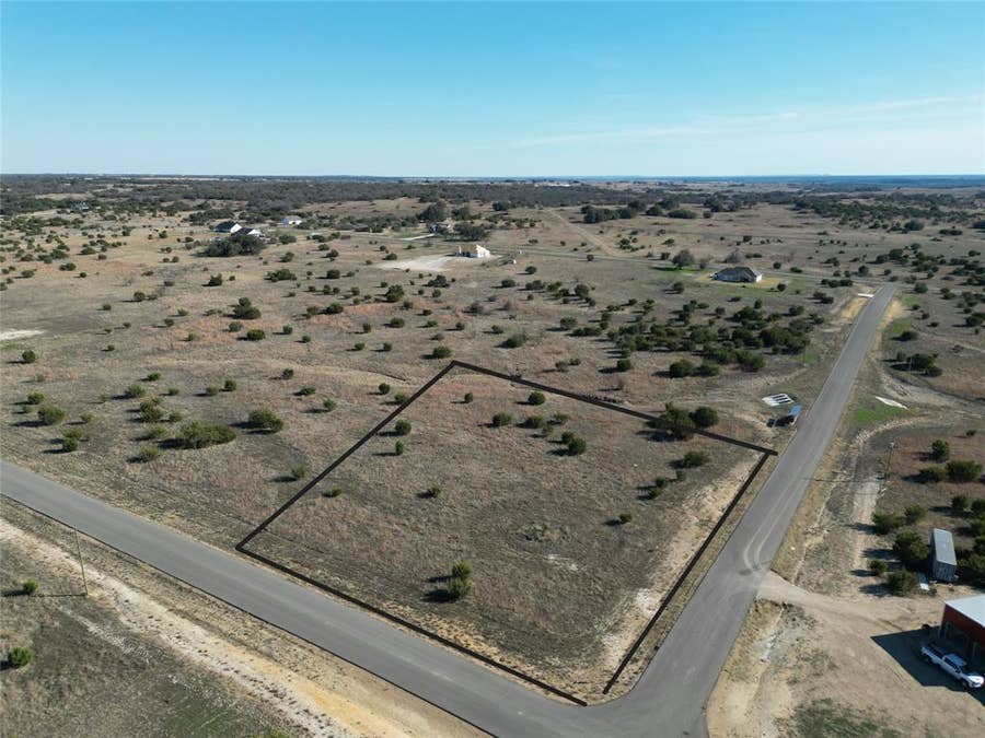 Property photo for 526 Hollow Drive, Lipan, TX