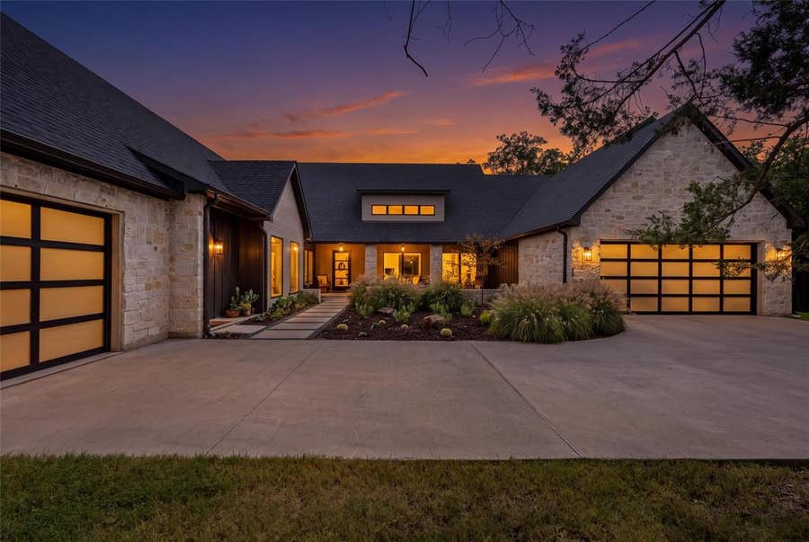 Property photo for 206 Lila Blue Lane, Van Alstyne, TX