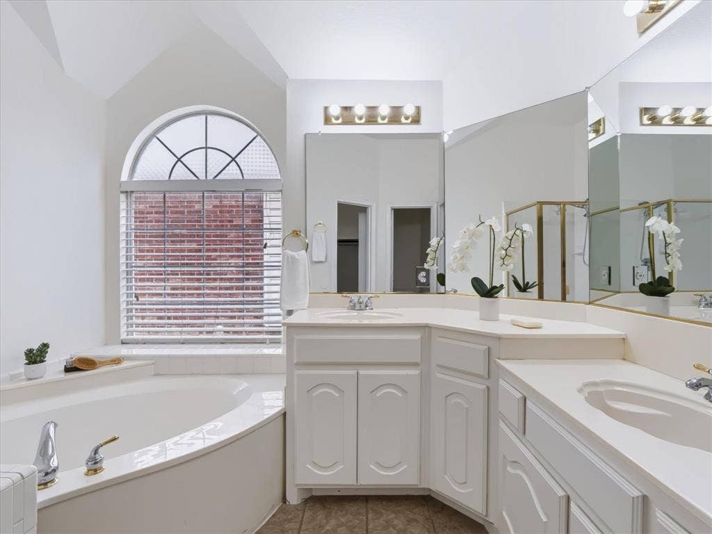 4908 Skymeadow Drive, Fort Worth, TX 76135