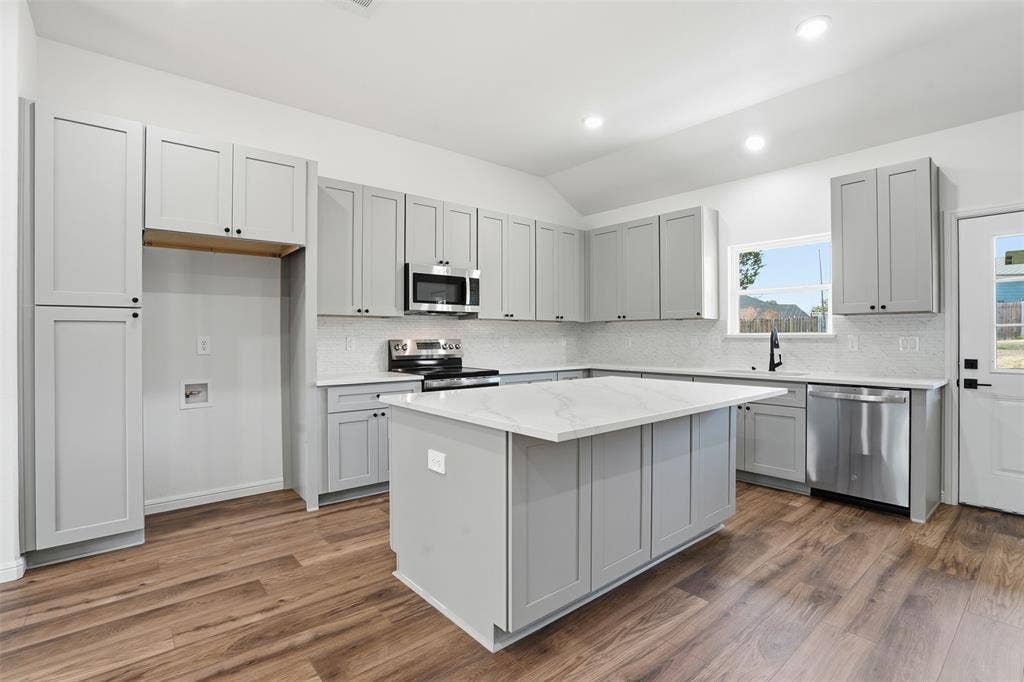 4300 Lucero Drive, Granbury, TX 76048 4300 Lucero Drive, Granbury, TX 76048