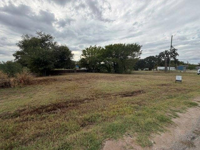 Property photo for 800 S Parkway Drive, Alvarado, TX