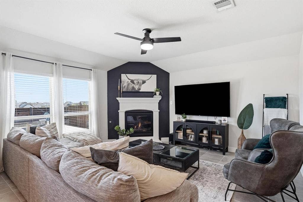 2804 Ainsworth Road, Aubrey, TX 76227