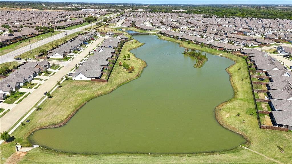 2804 Ainsworth Road, Aubrey, TX 76227