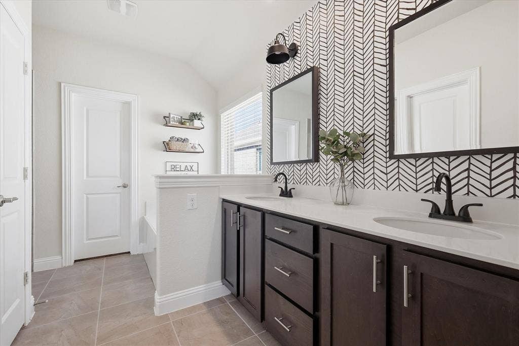 2804 Ainsworth Road, Aubrey, TX 76227