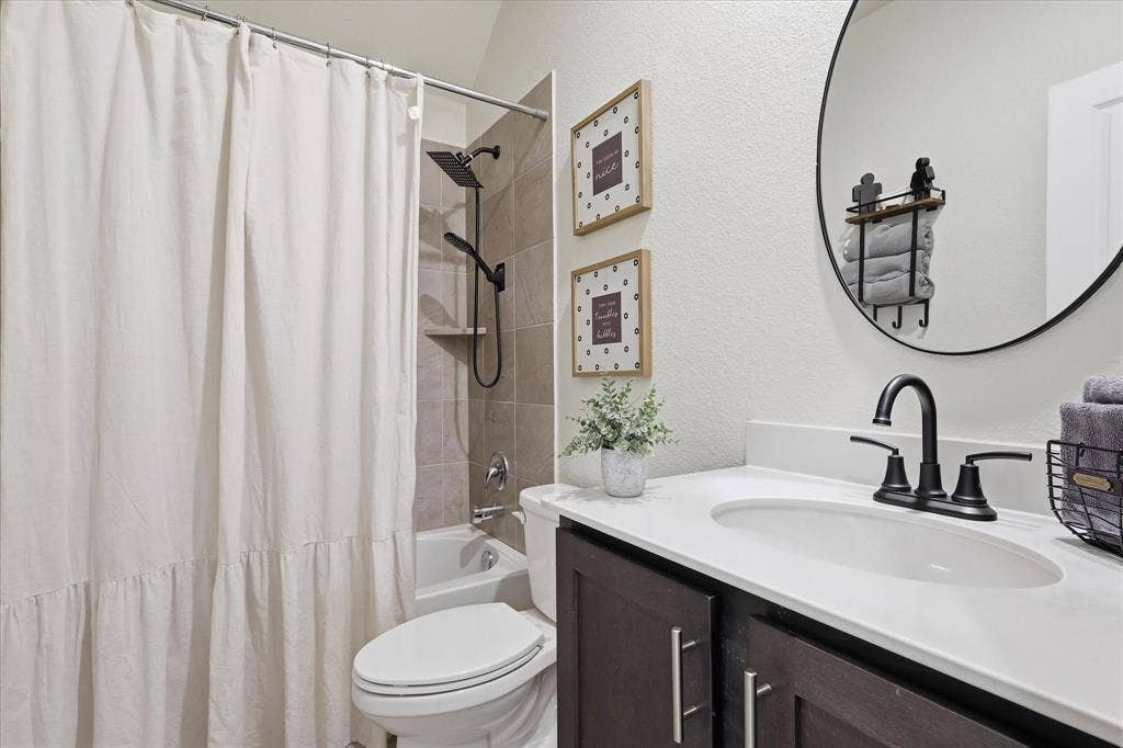 2804 Ainsworth Road, Aubrey, TX 76227