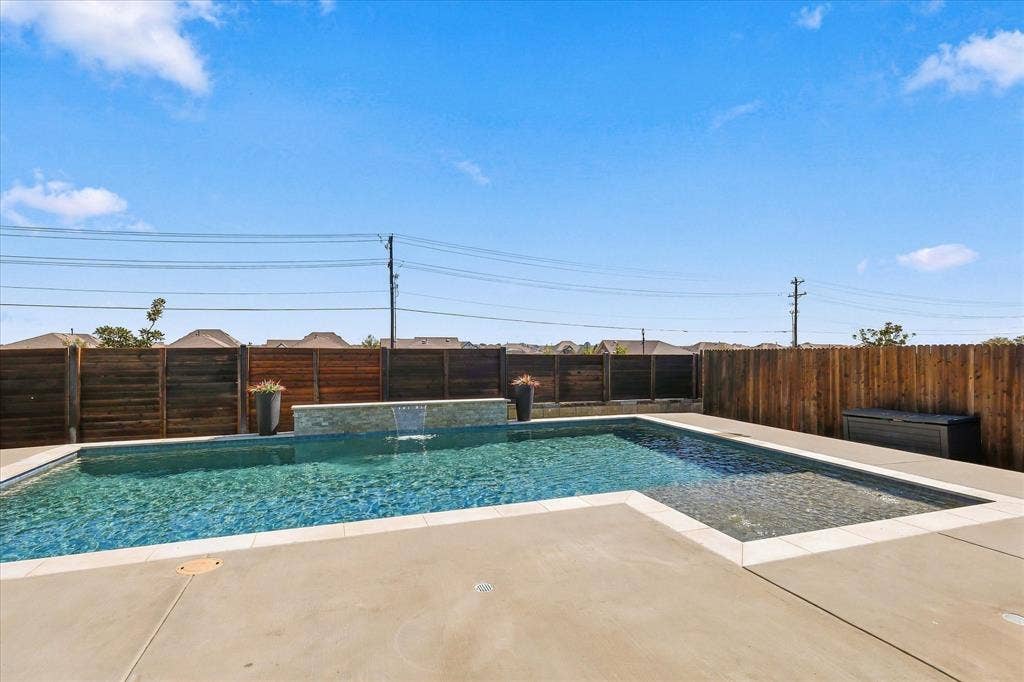 2804 Ainsworth Road, Aubrey, TX 76227