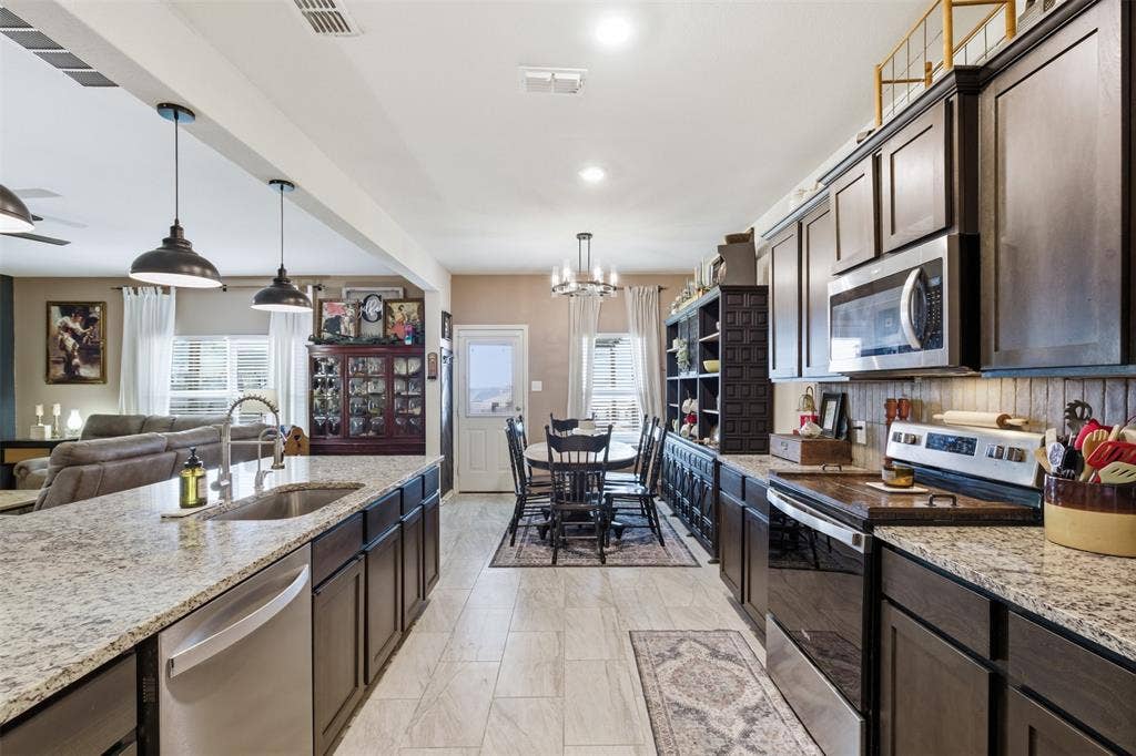 112 Saloon Cove E, Newark, TX 76071 112 Saloon Cove E, Newark, TX 76071