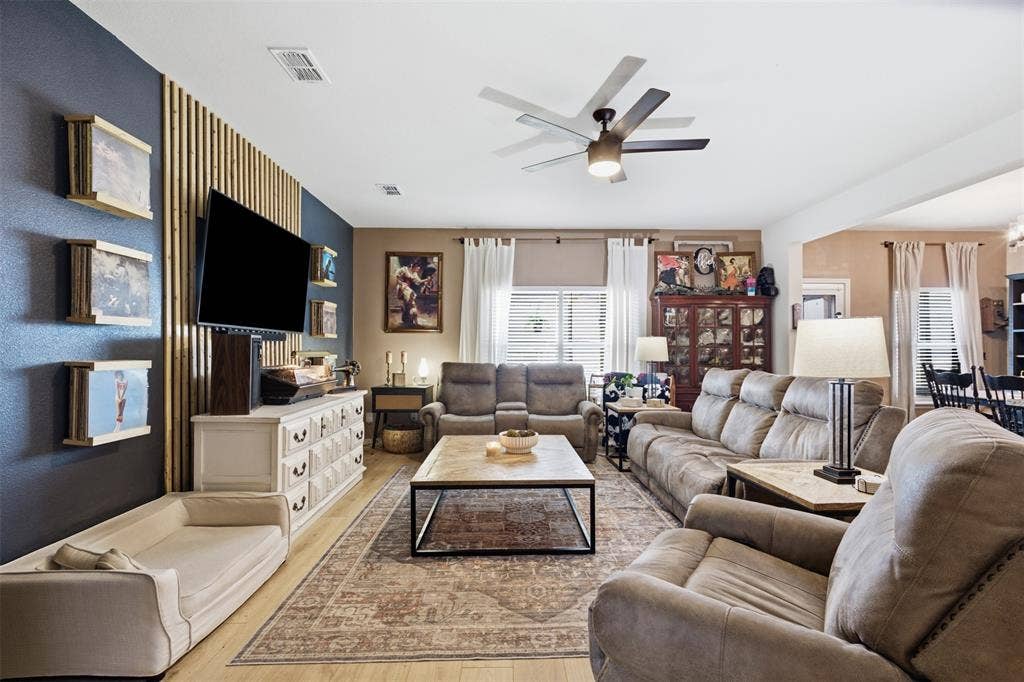 112 Saloon Cove E, Newark, TX 76071 112 Saloon Cove E, Newark, TX 76071