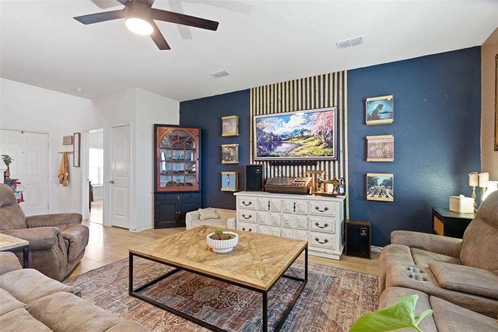 112 Saloon Cove E, Newark, TX 76071 112 Saloon Cove E, Newark, TX 76071