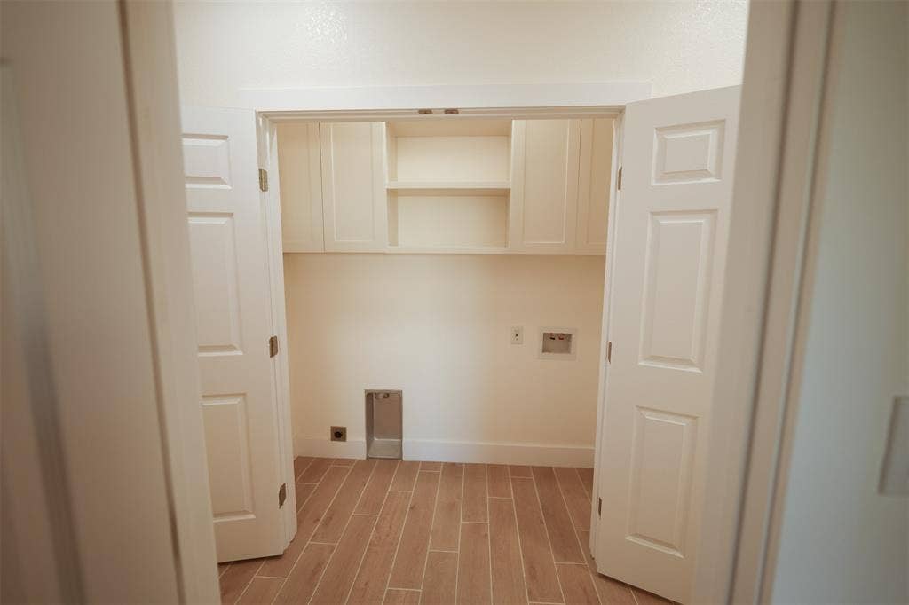 406 E Belknap Street, Ennis, TX 75119 406 E Belknap Street, Ennis, TX 75119