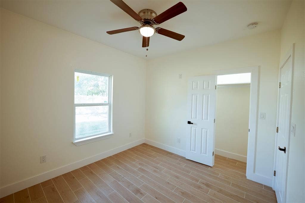 406 E Belknap Street, Ennis, TX 75119 406 E Belknap Street, Ennis, TX 75119